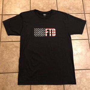 Men's Undefeated UNDFTD Never Back Down American Flag USA T-shirt - Size: L